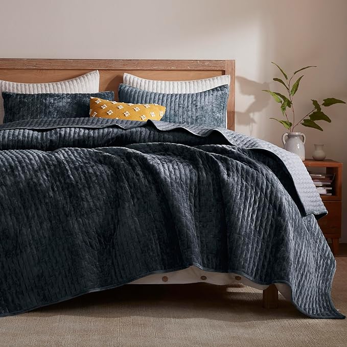 LEAONME Velvet Quilt Set Full/Queen Size 90''x98'', Lightweight Navy Blue Velvet Comforter Set with 2 Matching Shams, Soft Cross Stitch Bedspread Coverlet Bedding Set for All Season