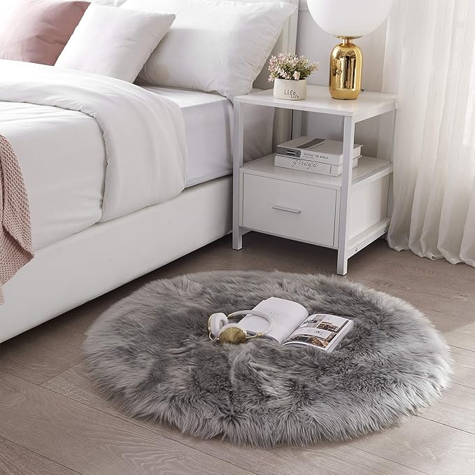 SERISSA Ultra Soft Round Faux Sheepskin Fur Area Rug, Grey Circular Shaggy Rug, Round Fluffy Rugs Plush Circle Floor Carpet for Bedroom Kids Room Floor Decor, 3ft Diameter (Light Grey)