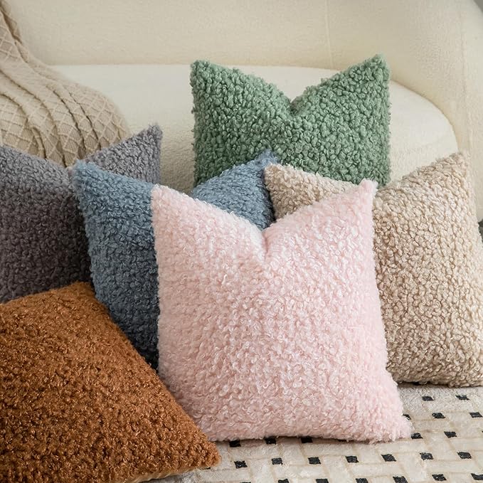 Yaertun Pack of 2 Faux Fur Throw Pillow Covers Decorative Sherpa Boucle Pillow Covers Fuzzy Soft Pillowcases Sheepskin Fleece Cushion Case for Couch Sofa Bed Living Room 18x18 Inch Pink