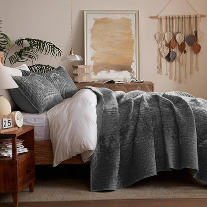LEAONME Velvet Quilt King Size 98''x106'', Lightweight Grey Velvet Comforter Set with 2 Matching Shams, Soft Cross Stitch Bedspread Coverlet Bedding Set for All Season