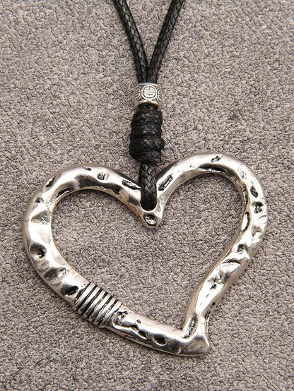 Leather Necklace for Women Boho Choker Necklace Long Cord Leather Pendant Bohemian Neckalce Vintage Alloy Pendant Leather Rope Necklace Wooden Necklaces for Women