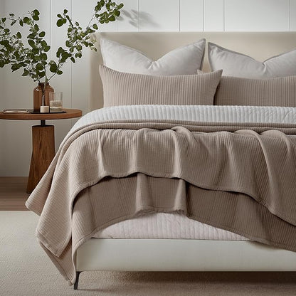 EVERGRACEHOME Cotton Gauze King Bedspread, Ultra Soft Prewashed Pick Stitch Matelassé Coverlet, Lightweight Textured Oversized King Quilt Bedding Set for All Season, with 2 Shams, Mocha Brown