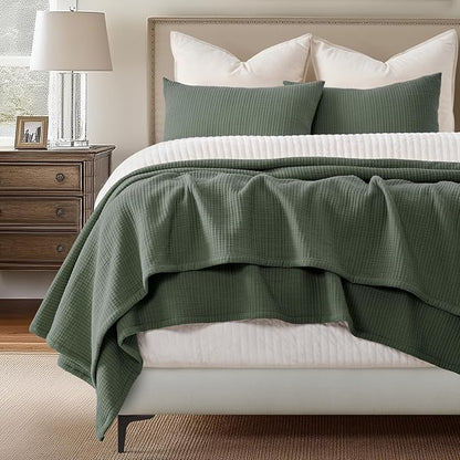 EVERGRACEHOME Cotton Gauze Queen Bedspread, Ultra Soft Prewashed Pick Stitch Matelassé Coverlet, Lightweight Textured Oversized Queen Quilt Bedding Set for All Season, with 2 Shams, Olive Green
