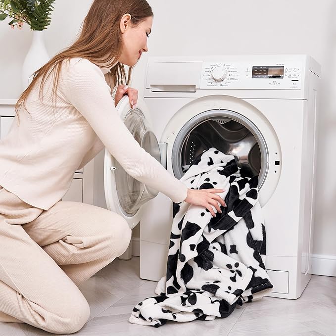 Viviland Fleece Blanket King Size Cow Print - 280GSM Lightweight Soft Fuzzy Cozy Plush King Blanket for Bed, 90x108 inches