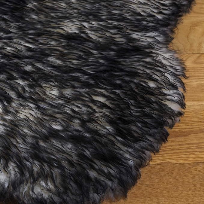 SAFAVIEH Sheep Skin Collection Accent Rug - 3'7" x 5'11", Ivory & Dark Charcoal, Handmade Rustic Glam Genuine Pelt, 3.4-inch Thick Ideal for High Traffic Areas in Foyer, Living Room, Bedroom (SHS121G)