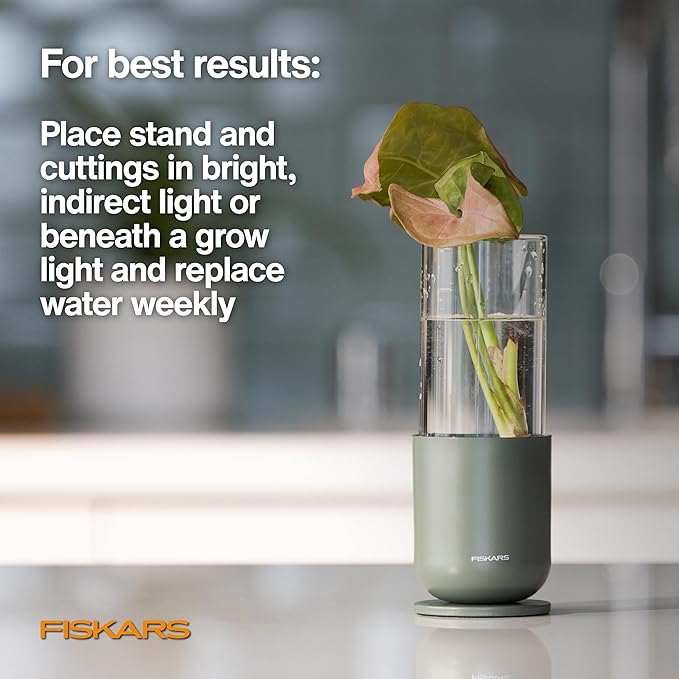 Fiskars Plant Propagation Set, 3 Pieces – Decorative Glass Propagation Vases with Metal Bases for Rooting Plant Cuttings and Hydroponic Displays