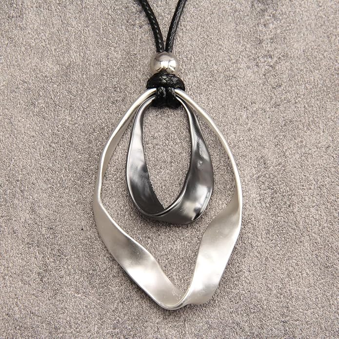 Leather Necklace for Women Boho Choker Necklace Long Cord Leather Pendant Bohemian Neckalce Vintage Alloy Pendant Leather Rope Necklace Wooden Necklaces for Women