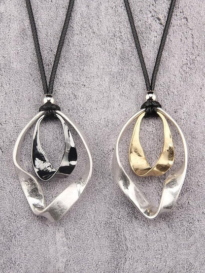 Leather Necklace for Women Boho Choker Necklace Long Cord Leather Pendant Bohemian Neckalce Vintage Alloy Pendant Leather Rope Necklace Wooden Necklaces for Women