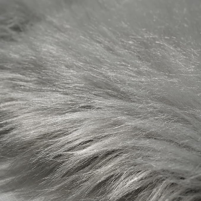 SERISSA Soft Fluffy Area Rug, Grey Faux Sheepskin Fur Rug, Shaggy Rug for Bedroom Floor Fuzzy Carpet for Living Room 4x6 Feet