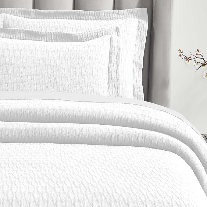 Superior 3 Piece Cotton Bedspread Set, Home Bed Decor, Decorative Bed Spread, 2 Pillow Shams, Medium Weight Blanket, Matelasse Coverlet, Bedding Essentials, Calvert Collection, Queen, White