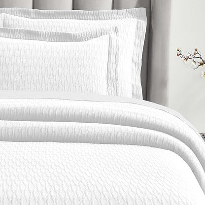 Superior 3 Piece Cotton Bedspread Set, Home Bed Decor, Decorative Bed Spread, 2 Pillow Shams, Medium Weight Blanket, Matelasse Coverlet, Bedding Essentials, Calvert Collection, Queen, White
