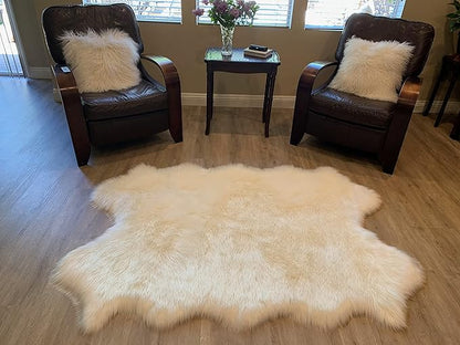 LAMBZY Faux Sheepskin Super Soft Hypoallergenic Silky Shag Rug for Living Room, Kids Room, Sofa (Quarto 4 Pelts 4'x6', White)
