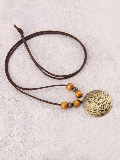 Leather Necklace for Women Boho Choker Necklace Long Cord Leather Pendant Bohemian Neckalce Vintage Alloy Pendant Leather Rope Necklace Wooden Necklaces for Women