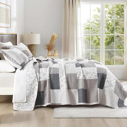 PERHOM Queen Size Quilt Set, 3 Pieces Queen 100% Cotton Quilted Comforter Set with Pillow Shams, Farmhouse Plaid Botanical Pattern, Lightweight Reversible Bedspread, Warm Brown/Beige/Gray