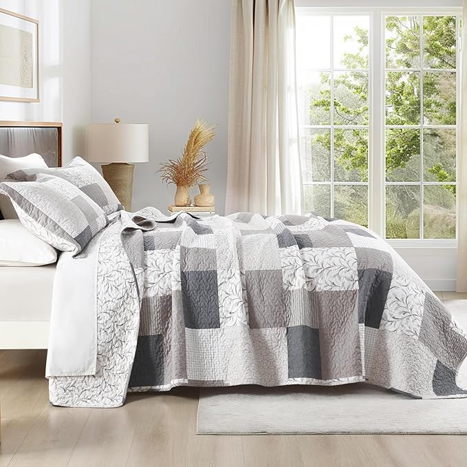 PERHOM King Size Quilt Set, 3 Pieces 100% Cotton King Quilted Comforter Set with 2 Pillow Shams, Farmhouse Plaid Botanical Pattern, Lightweight Reversible Coverlet Bedspread, Brown/Beige/Gray