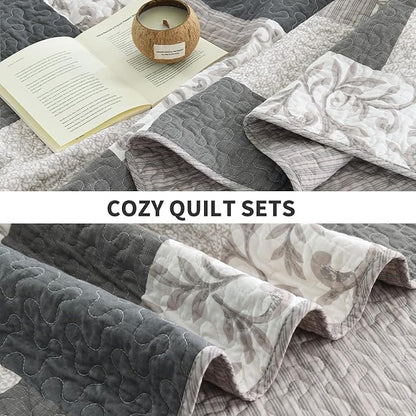 PERHOM Queen Size Quilt Set, 3 Pieces Queen 100% Cotton Quilted Comforter Set with 2 Pillow Shams, Farmhouse Plaid Botanical Pattern, Lightweight Reversible Coverlet Bedspread, Charcoal/Khaki/Beige