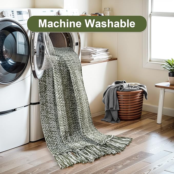 Collive Comfy Area Rug 4' x 6', Olive Green/Cream Woven Cotton Bedroom Rugs, Modern Indoor Accent Rug Floor Carpet with Tassel for Living Room, Nursery Room, Dining Room, Bedside, Office, Patio Decor