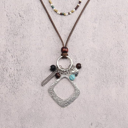 Leather Necklace for Women Boho Choker Necklace Long Cord Leather Pendant Bohemian Neckalce Vintage Alloy Pendant Leather Rope Necklace Wooden Necklaces for Women