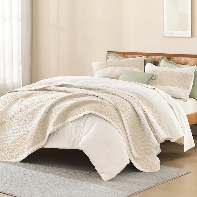 Litanika Quilt King Size Beige, Stripe Patchwork Summer Bedspread Coverlet 3 Pieces, Soft Lightweight Microfiber Quilted Bedding Set for All Season(1 Quilt, 2 Pillowcases)