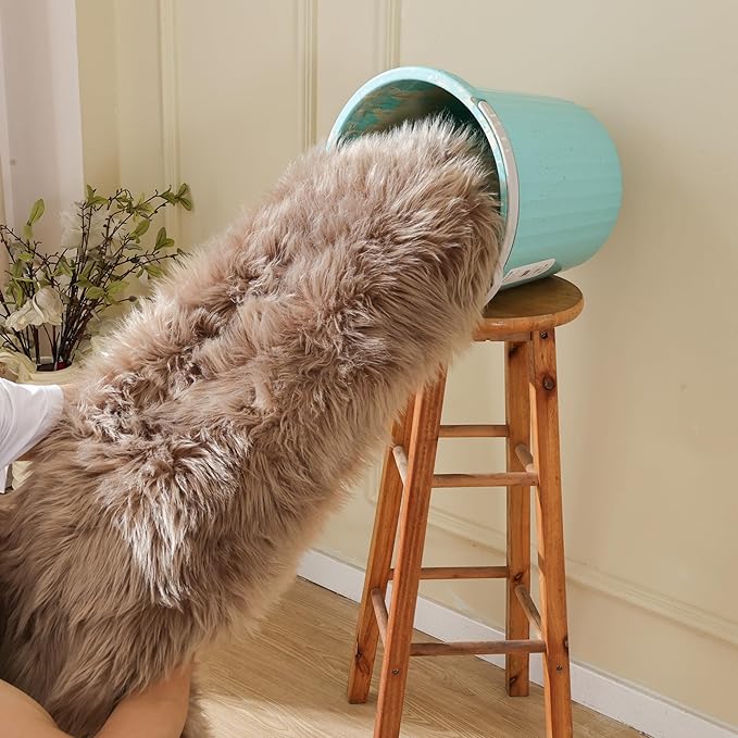 Beige Faux Sheepskin Fluffy Fur 2x3 Area Rugs for Bedroom Washable Shaggy Carpet Rug for Living Room Nursery Furry Rug Home Décor