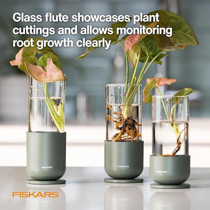Fiskars Plant Propagation Set, 3 Pieces – Decorative Glass Propagation Vases with Metal Bases for Rooting Plant Cuttings and Hydroponic Displays
