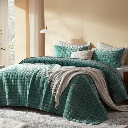 LEAONME Velvet Quilt King Size-98''x106'', Lightweight Aqua Green Velvet Comforter Set with 2 Pillow Shams, Soft Bedspread Coverlet Quilted Bedding Set for All Season