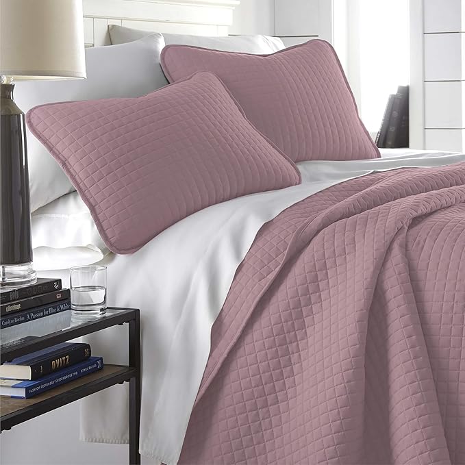 Southshore Fine Living, Inc. Full/Queen Quilt Set, Full Size Quilts with 2 Matching Pillow Shams, Lightweight Quilt Coverlet, Lightweight, Easy Care Machine Washable Queen Size Bedspread, Lavender