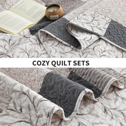 PERHOM Queen Size Quilt Set, 3 Pieces Queen 100% Cotton Quilted Comforter Set with Pillow Shams, Farmhouse Plaid Botanical Pattern, Lightweight Reversible Bedspread, Warm Brown/Beige/Gray