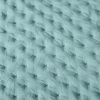 Amazon Basics Brushed Microfiber Quilt Set, Extra Soft with Natural Texture, 3-Piece,Queen/Full, Blue
