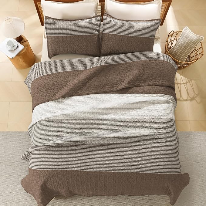 Litanika Oversized King Quilt Set Coffee, 128x120 Stripe Bedspread Coverlet 3 Pieces, Coffee Lightweight Quilted Bedding Set for All Season(Super King Plus-1 Quilt, 2 Pillowcases)