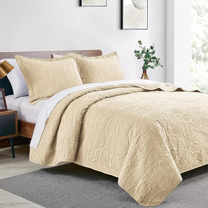 Love's cabin Quilts for Queen Bed Camel Bedspreads - Soft Bed Fall Lightweight Bedspread Comforter - Modern Style Coin Pattern Coverlet for All Season - 3 Pieces (1 Quilt, 2 Pillow Shams)