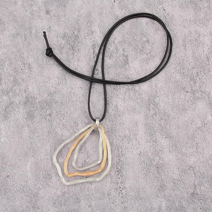 Leather Necklace for Women Boho Choker Necklace Long Cord Leather Pendant Bohemian Neckalce Vintage Alloy Pendant Leather Rope Necklace Wooden Necklaces for Women