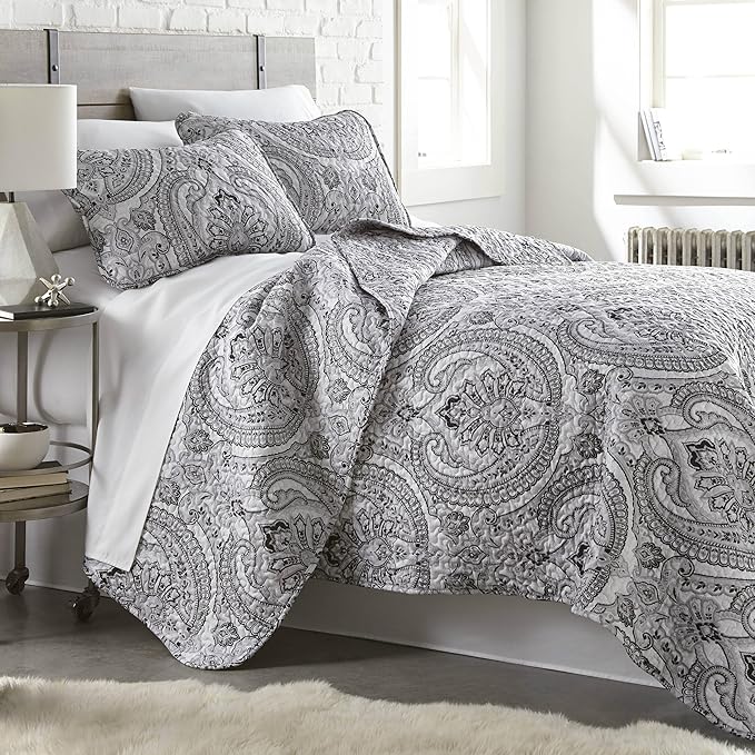 Southshore Fine Living, Inc. Boho King Quilt Set, Lightweight Bedspread, Summer Coverlet, 3-Piece Paisley Bedding Set with Two Matching Quilted Pillow Shams, California/King Quilts, Black