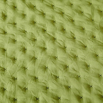 Amazon Basics Brushed Microfiber Quilt Set, Extra Soft with Natural Texture, 3-Piece,Queen/Full, Green