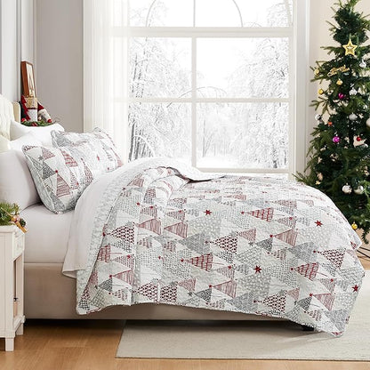 Southshore Fine Living, Inc. Twin Christmas Quilt Set w/Matching Pillow Sham, Reversible Holiday Bedding Set, Quilt Coverlet, Twin/XL, Cute Christmas Tree Design - Red, White & Silver