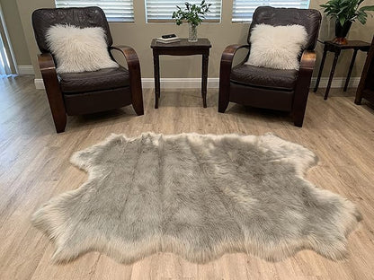 LAMBZY Faux Sheepskin Super Soft Hypoallergenic Silky Shag Rug for Living Room, Kids Room, Sofa (Quarto 4 Pelts 4'x6', Grey)