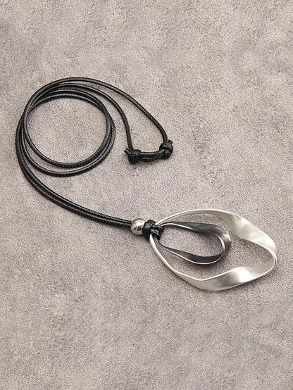 Leather Necklace for Women Boho Choker Necklace Long Cord Leather Pendant Bohemian Neckalce Vintage Alloy Pendant Leather Rope Necklace Wooden Necklaces for Women