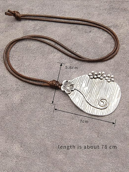 Leather Necklace for Women Boho Choker Necklace Long Cord Leather Pendant Bohemian Neckalce Vintage Alloy Pendant Leather Rope Necklace Wooden Necklaces for Women