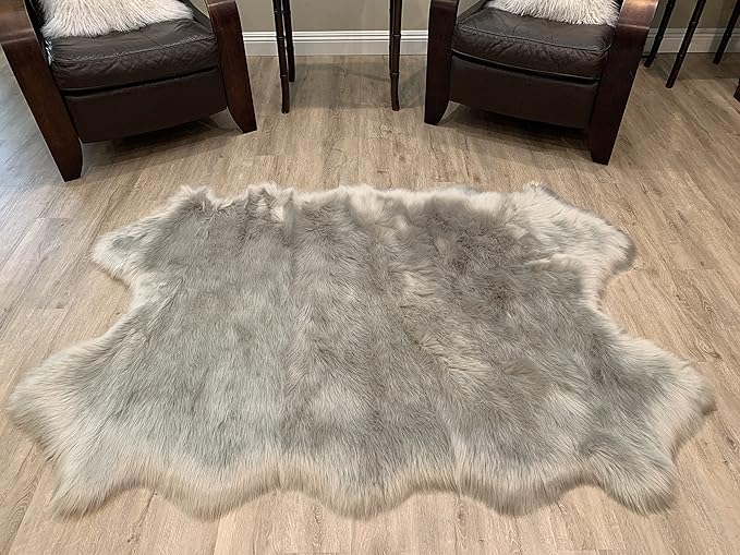 LAMBZY Faux Sheepskin Super Soft Hypoallergenic Silky Shag Rug for Living Room, Kids Room, Sofa (Quarto 4 Pelts 4'x6', Grey)