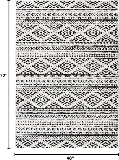 SAFAVIEH Area Rug 4x6 - Tulum Collection - Ivory & Black, Moroccan Boho Tribal Design, Non-Shedding & Easy to Clean, Ideal for Living Room, Bedroom, Dining Space (TUL272B)