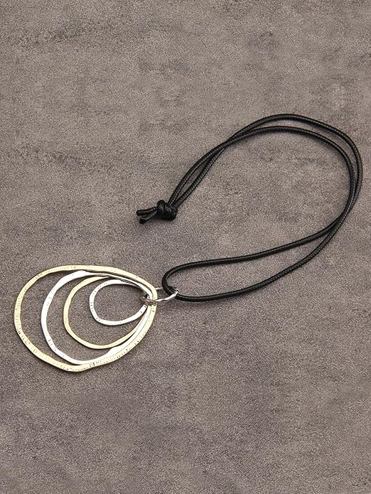 Leather Necklace for Women Boho Choker Necklace Long Cord Leather Pendant Bohemian Neckalce Vintage Alloy Pendant Leather Rope Necklace Wooden Necklaces for Women