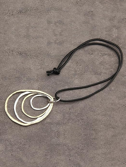 Leather Necklace for Women Boho Choker Necklace Long Cord Leather Pendant Bohemian Neckalce Vintage Alloy Pendant Leather Rope Necklace Wooden Necklaces for Women