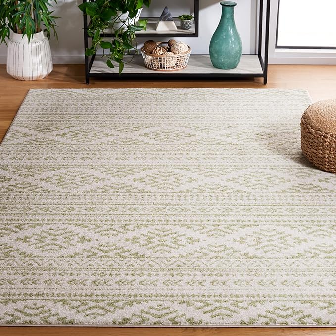 SAFAVIEH Tulum Collection Area Rug - 5'3" x 7'6", Ivory & Sage, Moroccan Boho Tribal Design, Non-Shedding & Easy to Clean, Ideal for Living Room, Bedroom, Dining Space (TUL272H)