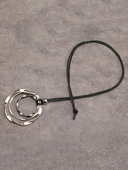 Leather Necklace for Women Boho Choker Necklace Long Cord Leather Pendant Bohemian Neckalce Vintage Alloy Pendant Leather Rope Necklace Wooden Necklaces for Women