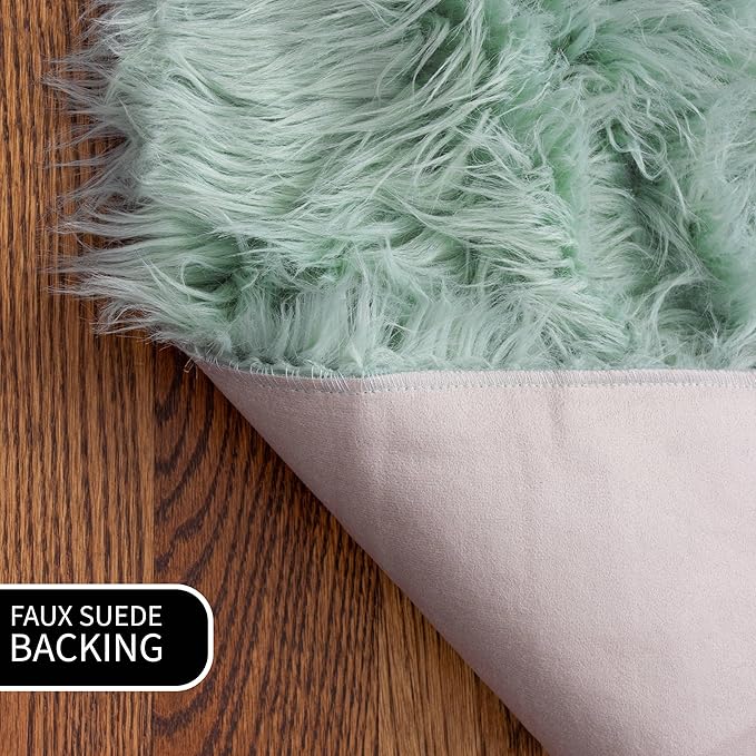 4 x 6 ft Fluffy Mint Green Faux Sheepskin Rug – Large Faux Fur Carpet for Bedroom or Living Room – Plush and Inviting Sheepskin Decor