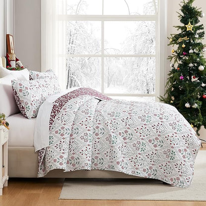 Southshore Fine Living, Inc. Christmas Quilt, Queen Size/Full with 2 Pillow Shams, Reversible Coverlet, Queen Size/Full Size Holiday Christmas Bedding Set - Vintage Red & Cream