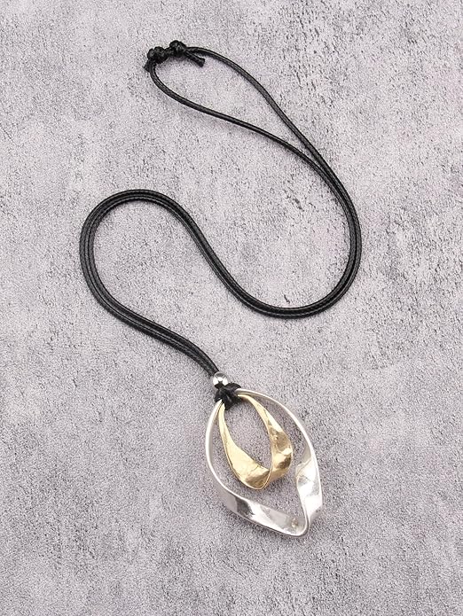 Leather Necklace for Women Boho Choker Necklace Long Cord Leather Pendant Bohemian Neckalce Vintage Alloy Pendant Leather Rope Necklace Wooden Necklaces for Women