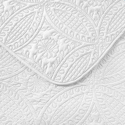 Pure Bedding Quilt Set King/Cal King/California King Size White - Oversized Bedspread - Soft Microfiber Lightweight Coverlet for All Season - 3 Piece Includes 1 Quilt and 2 Shams, Geometric Pattern