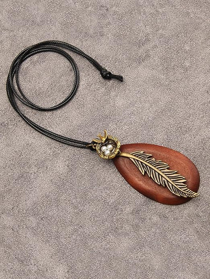 Leather Necklace for Women Boho Choker Necklace Long Cord Leather Pendant Bohemian Neckalce Vintage Alloy Pendant Leather Rope Necklace Wooden Necklaces for Women