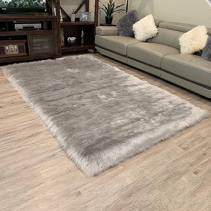 LAMBZY High Pile Super Soft Faux Sheepskin Rug (6'x9', Grey)